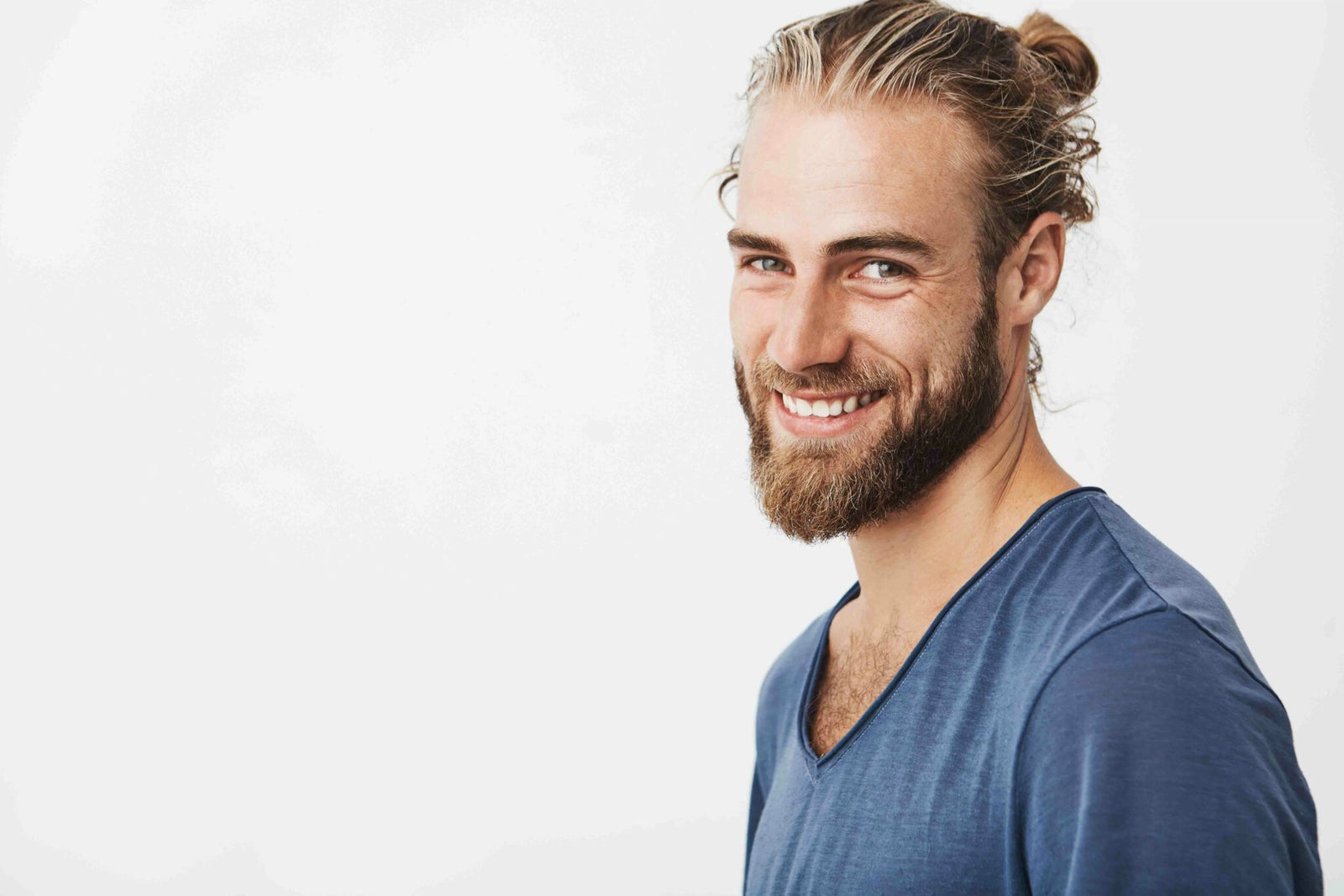 Man Bun und Bart: So kreierst du deinen perfekten Look